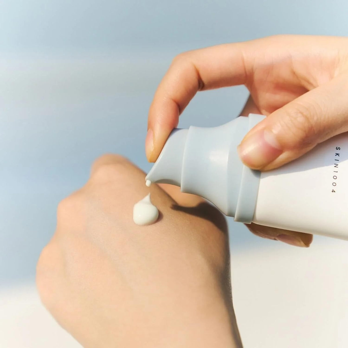 SKIN1004 Hyalu-Cica Sun Serum, application